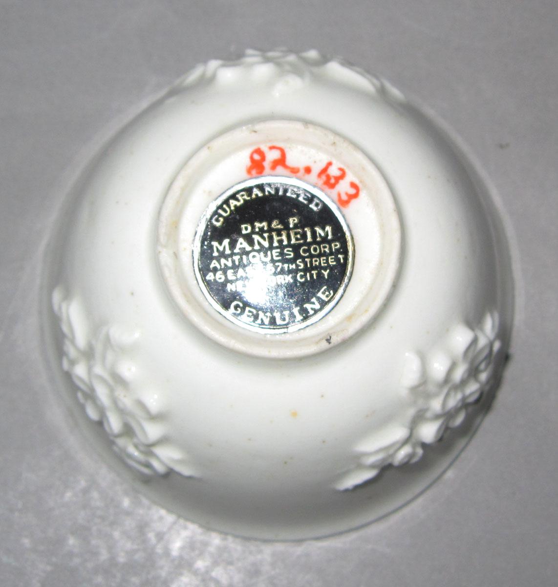 1982.0133 Porcelain bowl underside