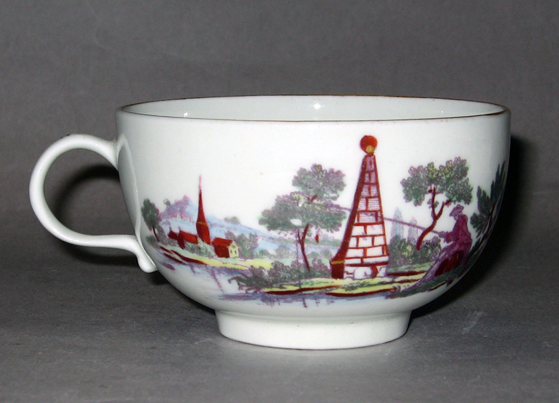 1982.0139 B Soft-paste porcelain teacup (side 2)