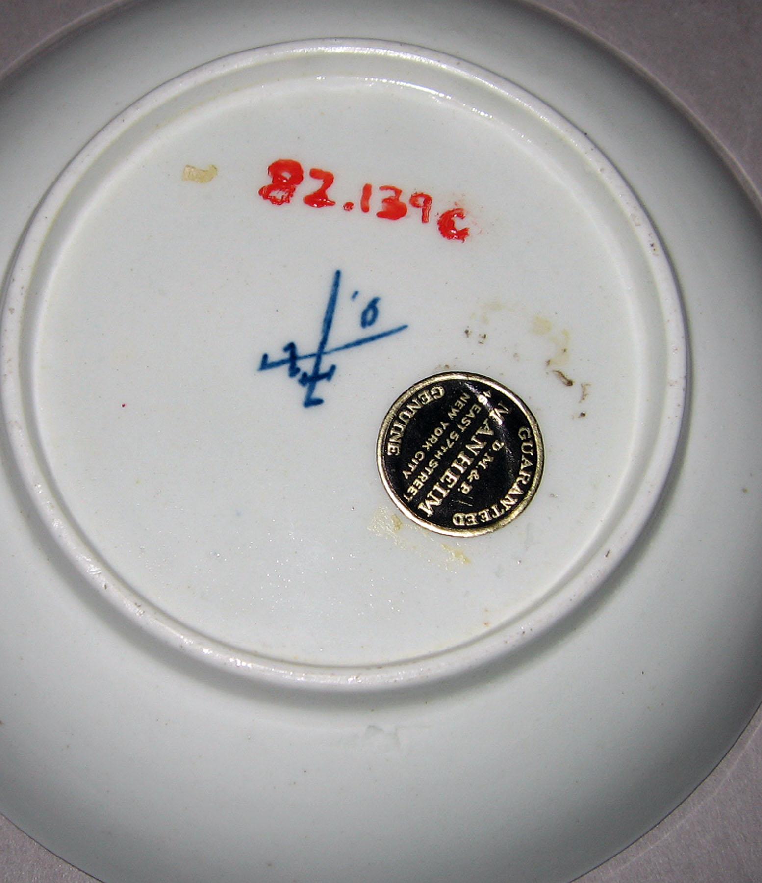 1982.0139 Worcester saucer (mark)