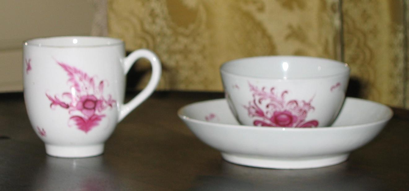 1982.0140 A-C Porcelain teabowl, cup & saucer