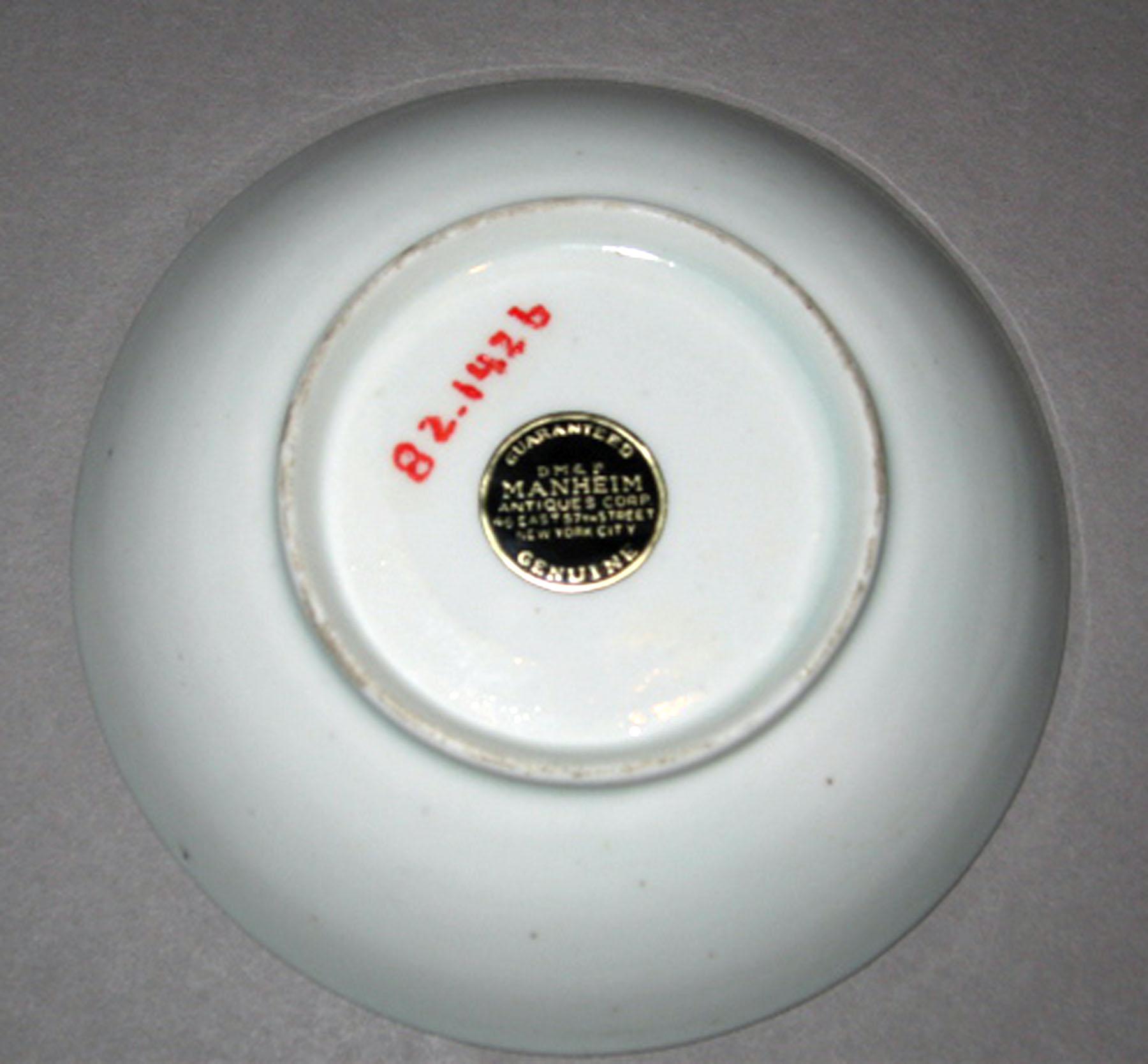 1982.0142 B Soft-paste porcelain saucer (underside)