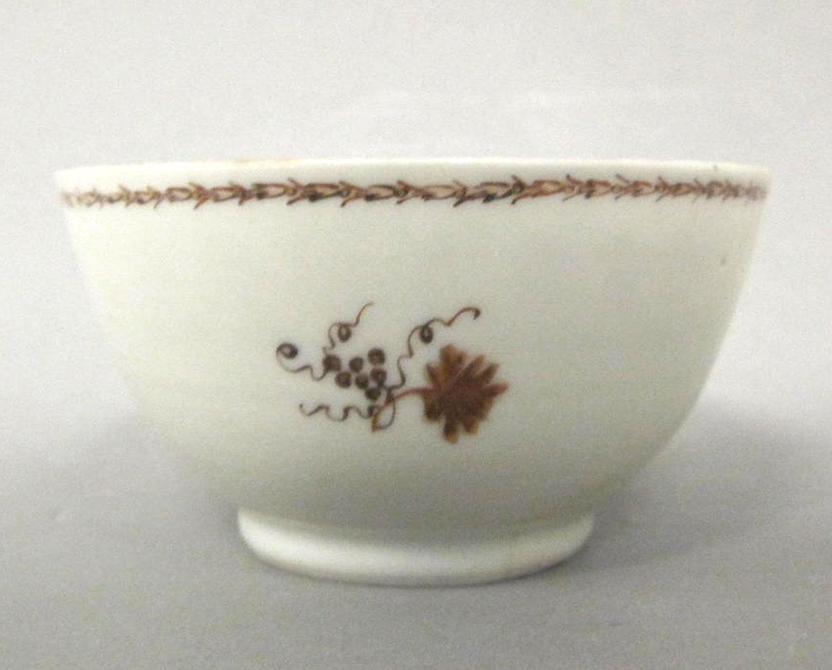 1982.0144 Porcelain teabowl face two