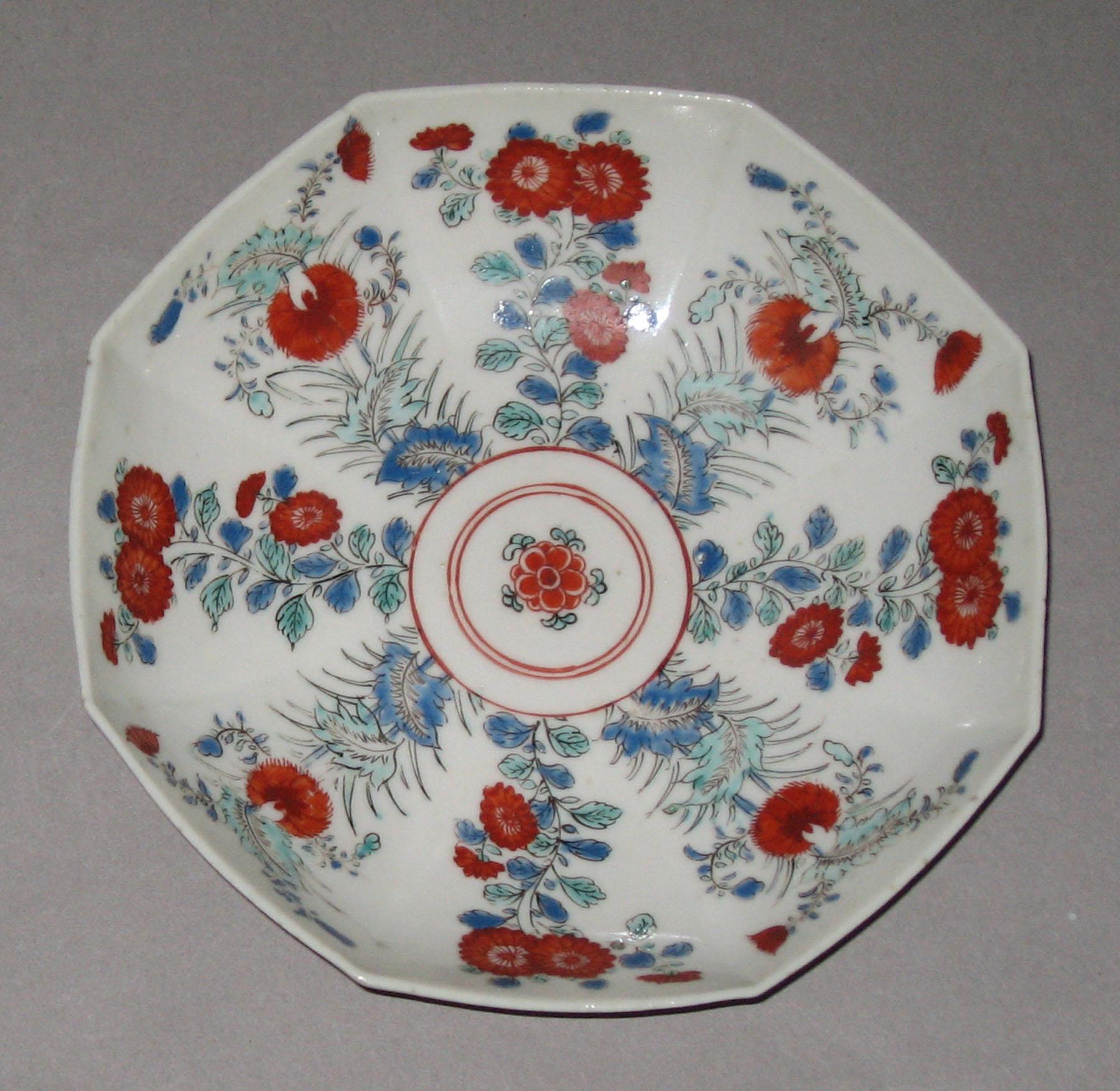 1982.0151 Chelsea porcelain saucer