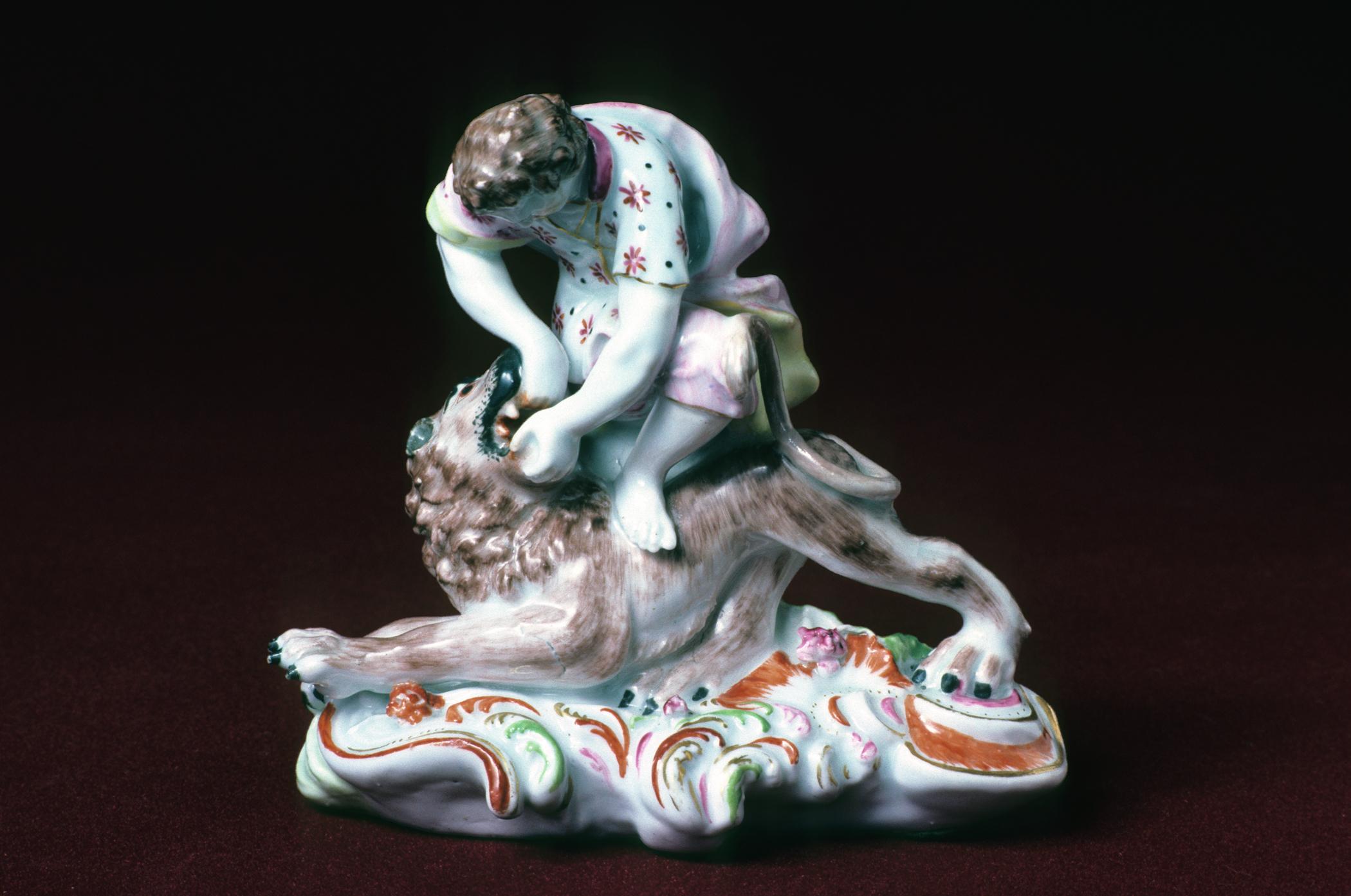 1982.0162 Porcelain figure