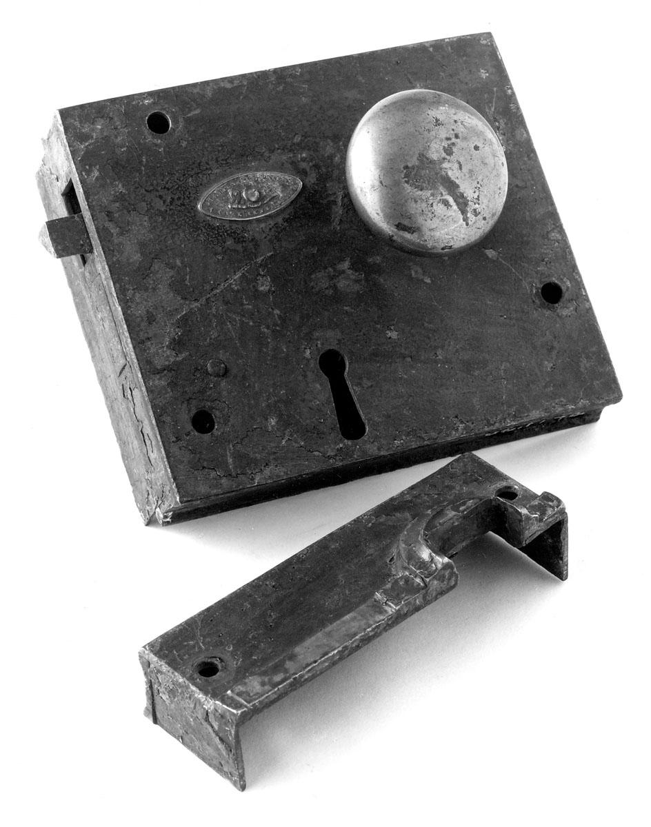 1982.0174 A, B Lock