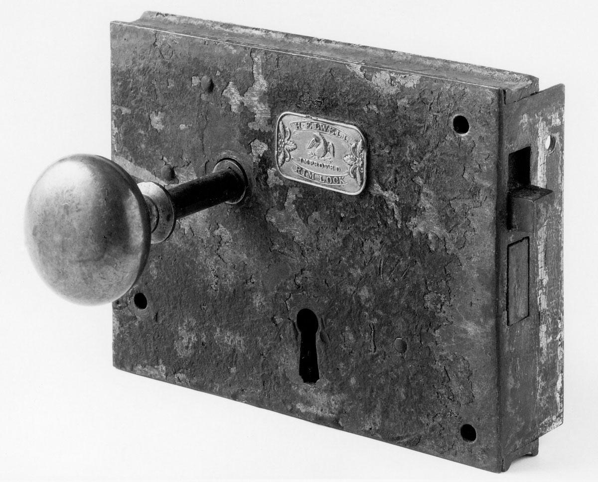 1982.0189 Lock, Knob