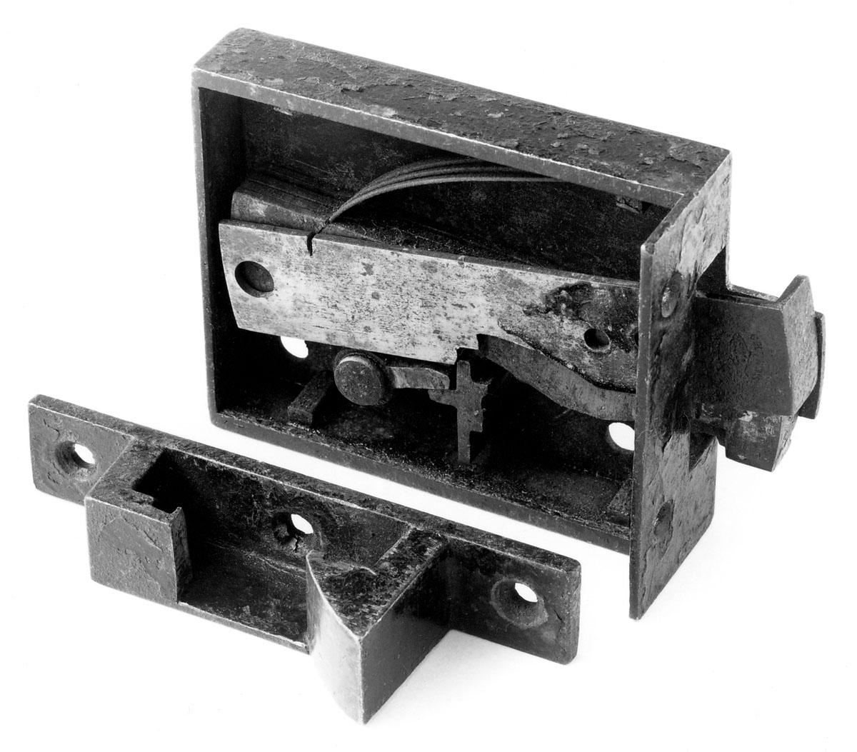 1982.0190 Lock interior