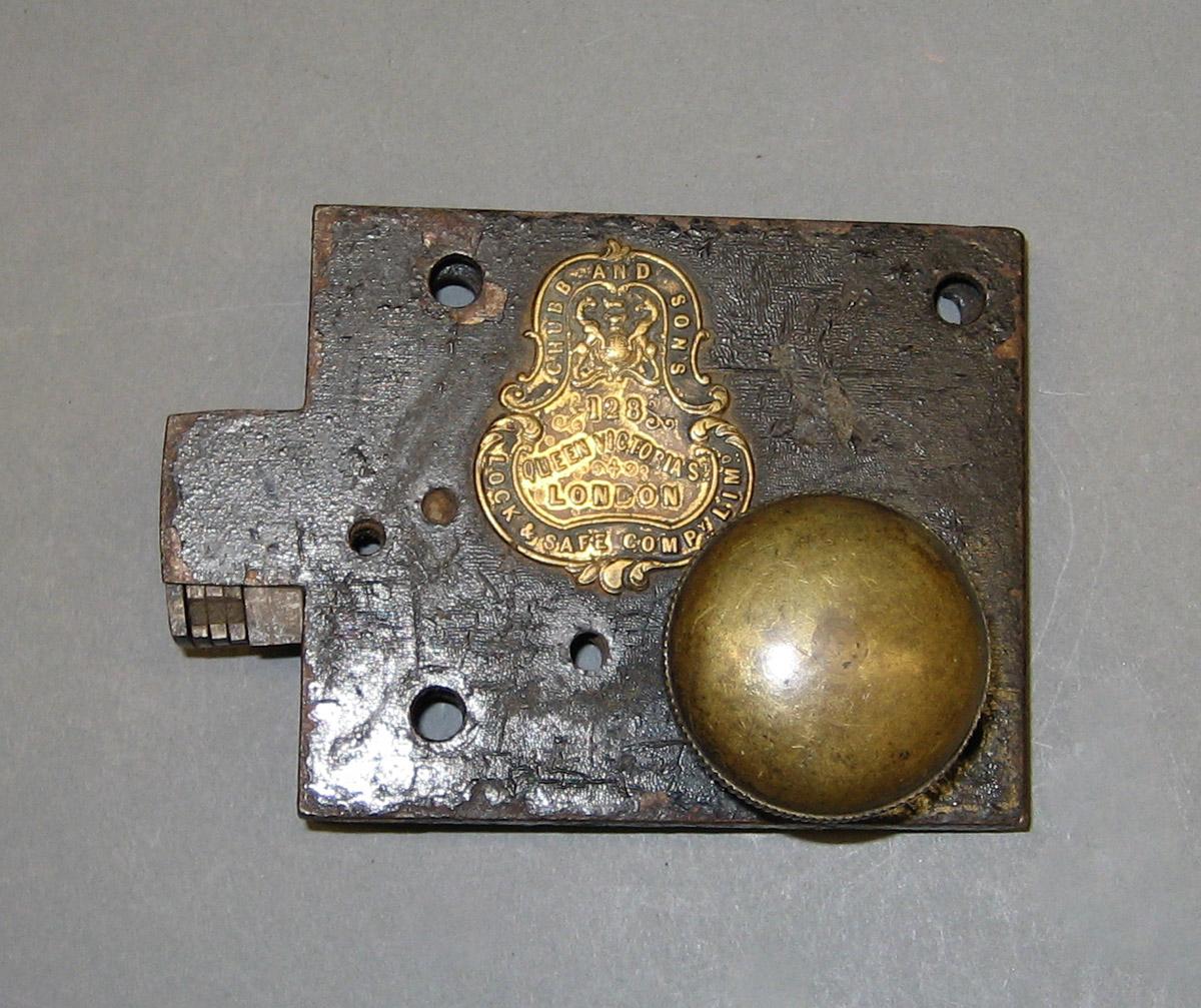1982.0190 A Lock