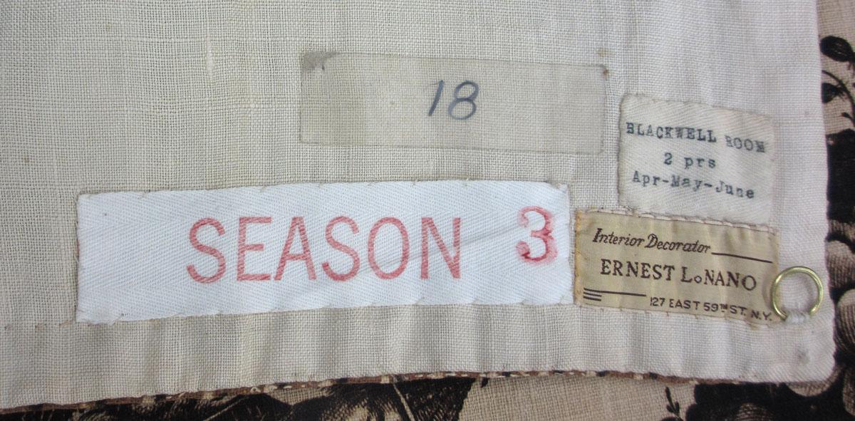 1957.1364.001 B Window hanging label
