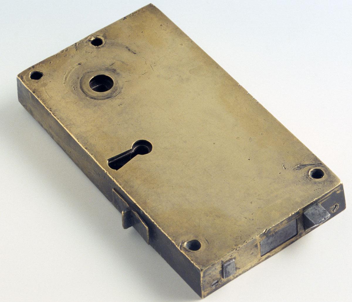 1982.0207 Rim lock, front
