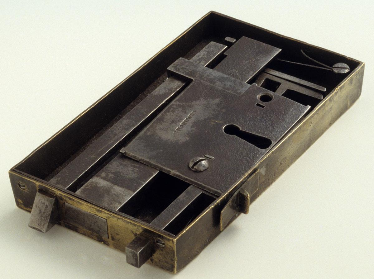 1982.0207 Rim lock, interior