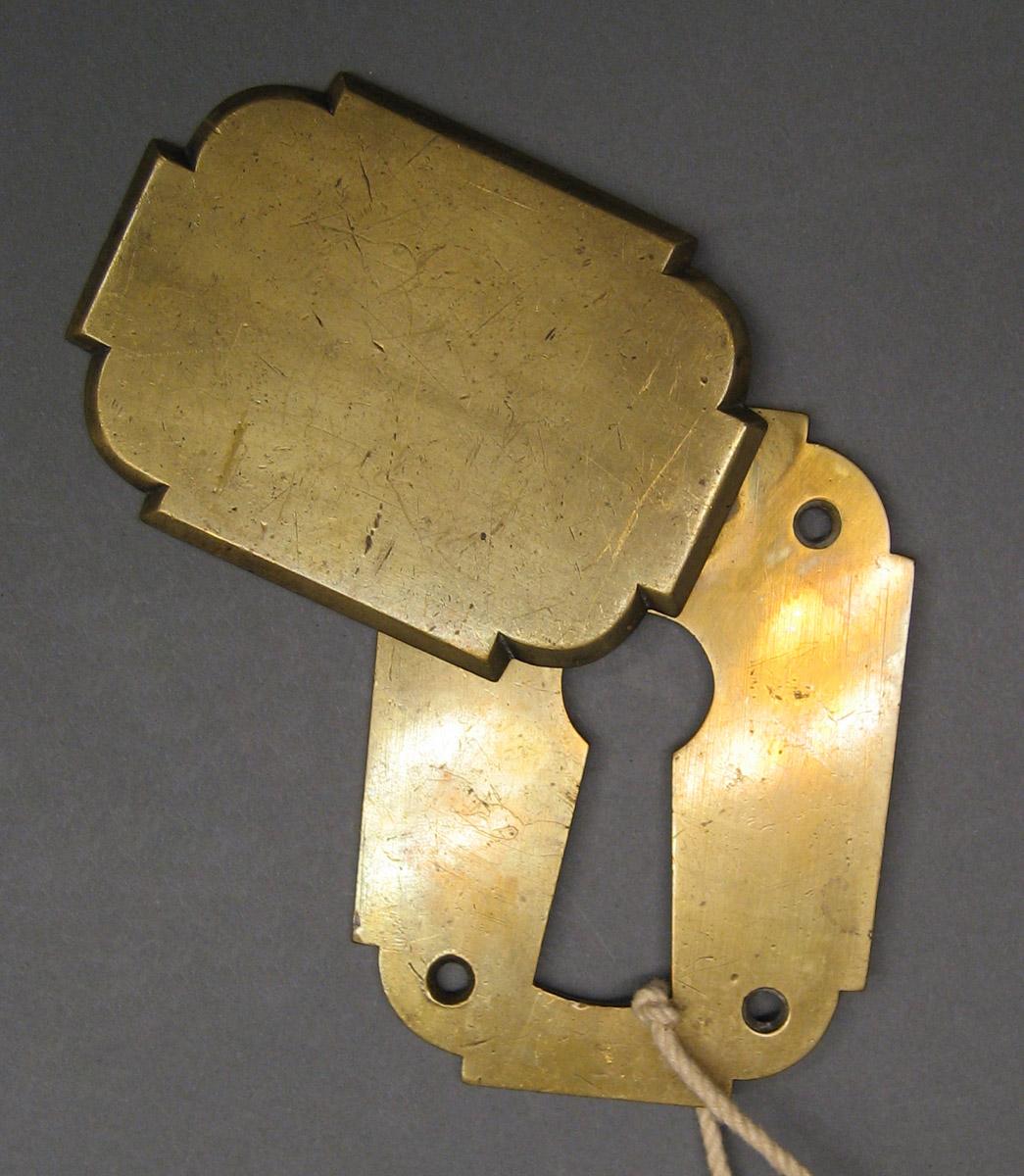 1982.0210 C Escutcheon