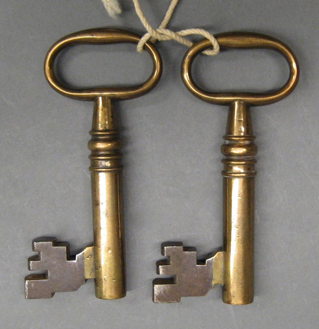 1982.0210 D,E Key