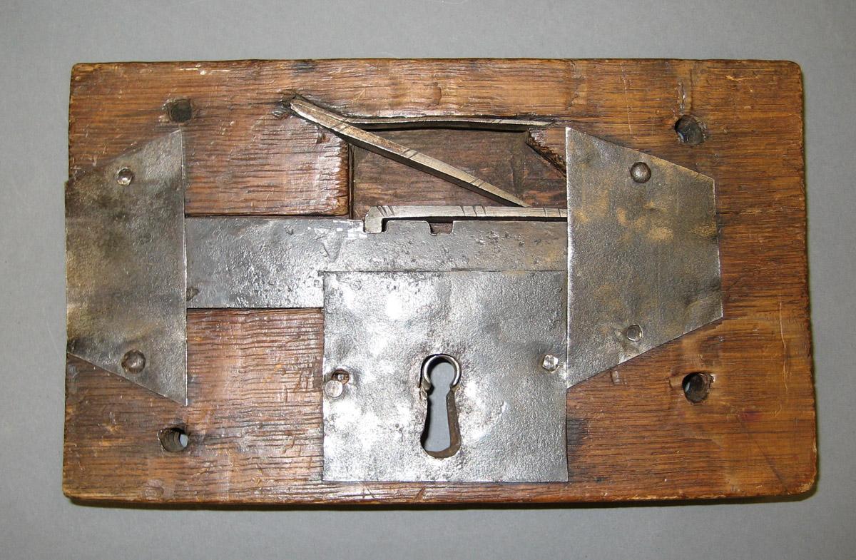 1982.0216 A (back) Lock