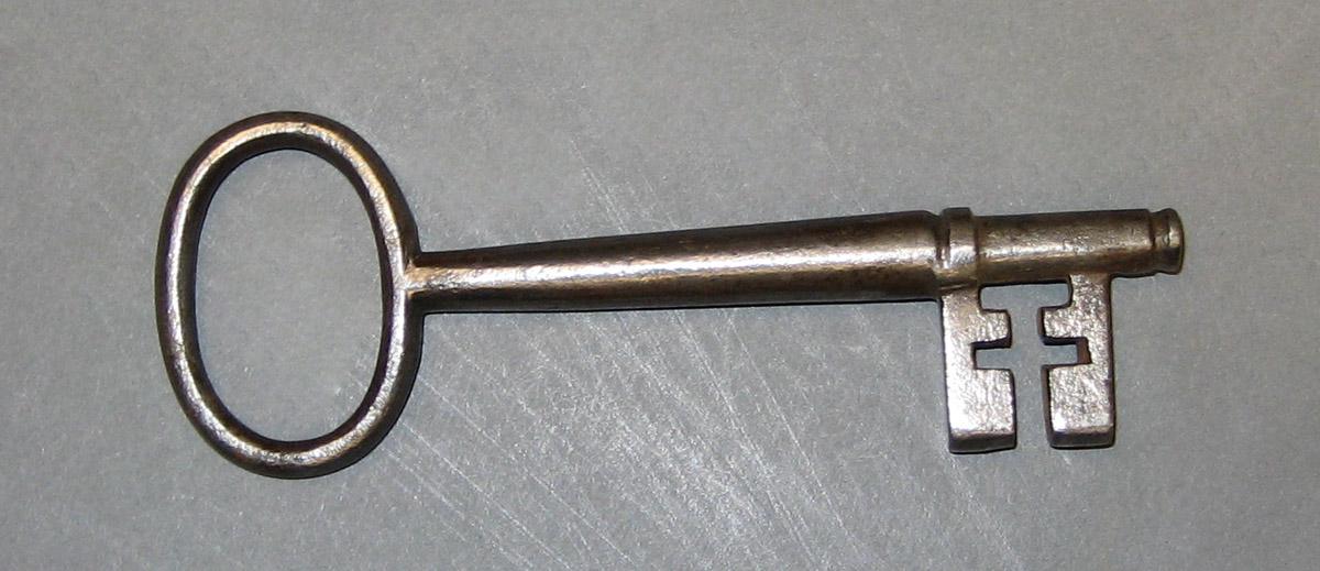 1982.0216 B Key