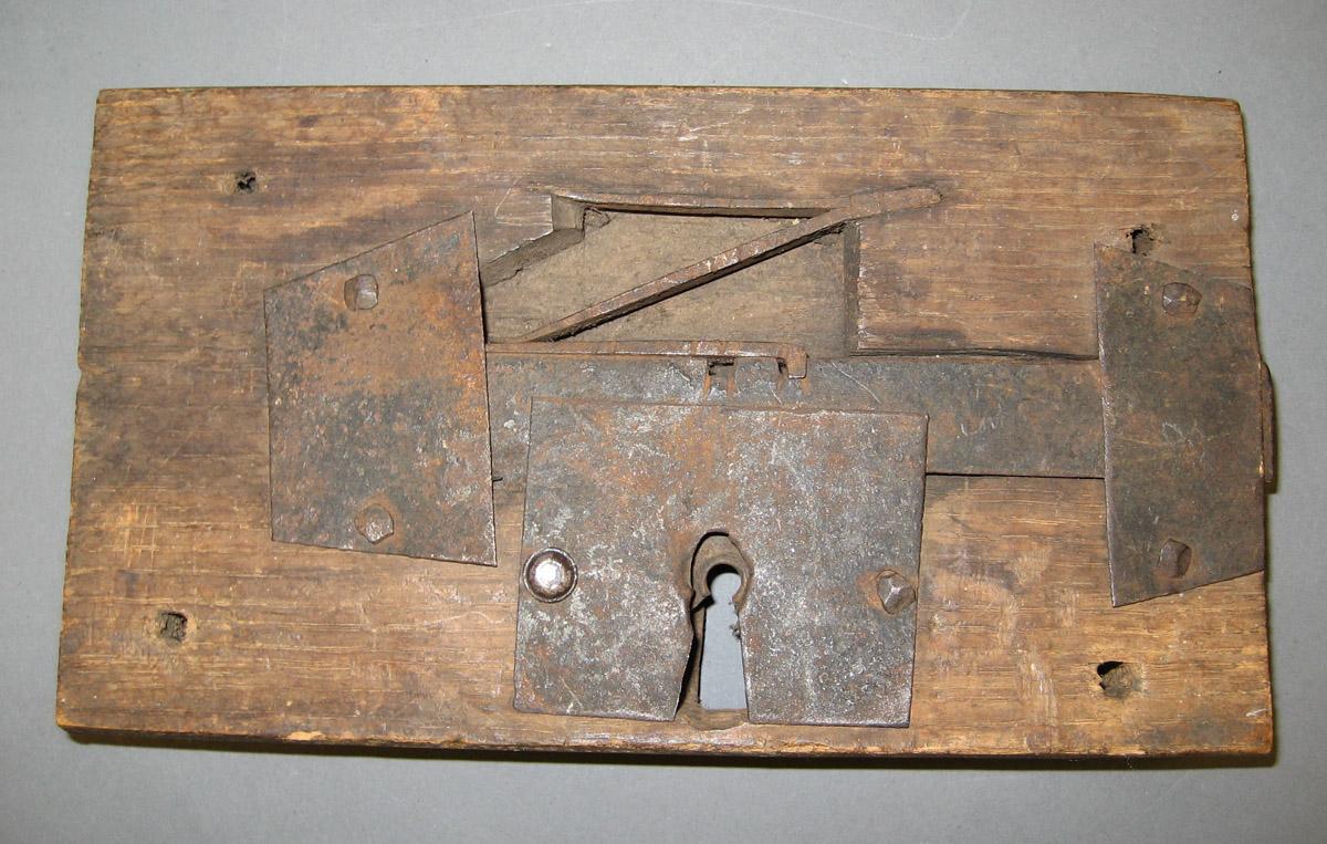 1982.0218 (back) Lock