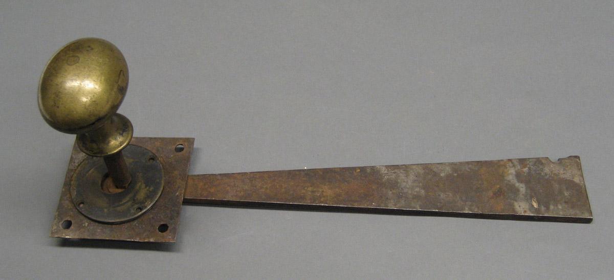 1982.0221 A Latch