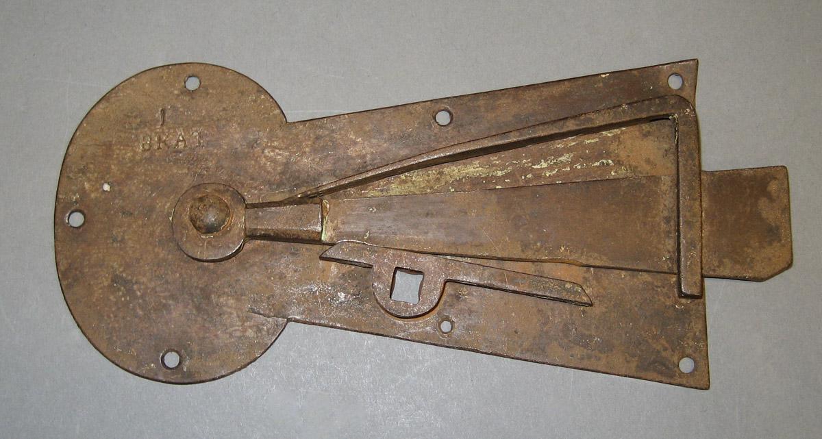 1982.0224 (reverse) Plate Latch