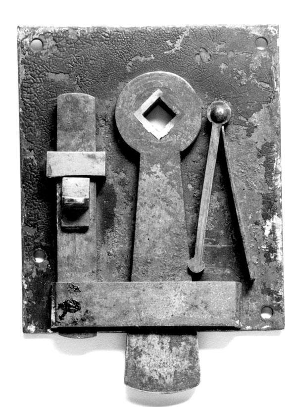 1982.0229 Latch front