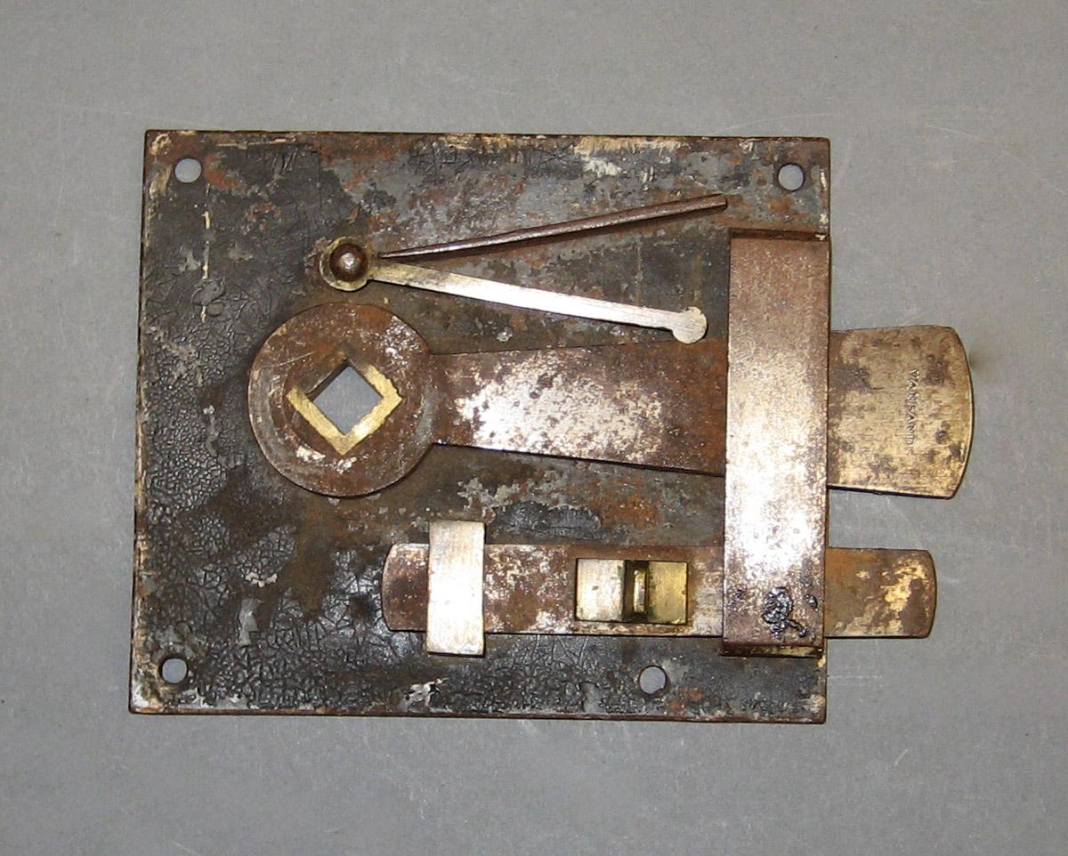 1982.0229 Latch (reverse)