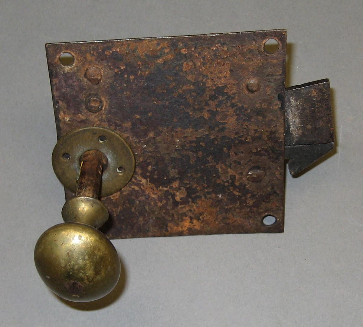 1982.0232 Latch
