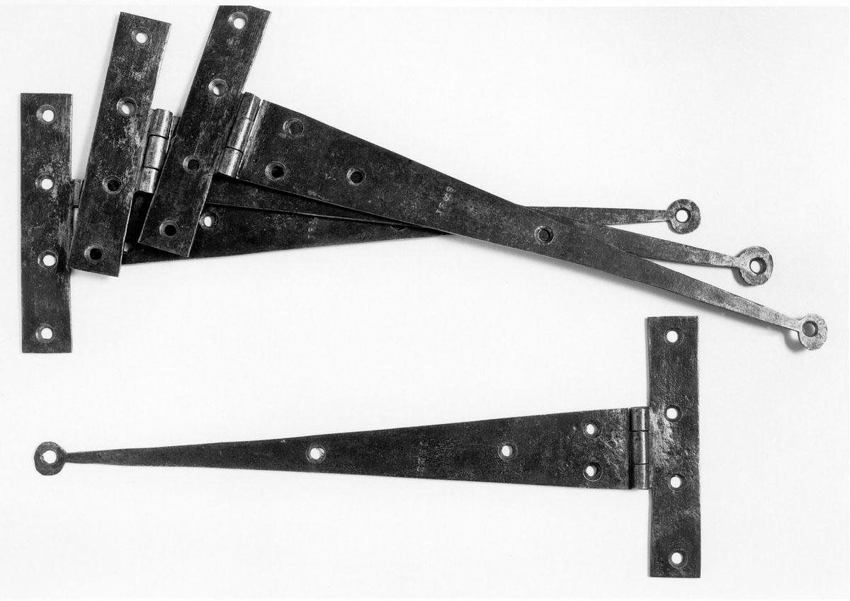 1982.0251.001, 1982.0251.002, 1982.0251.003, 1982.0251.004 Hinges