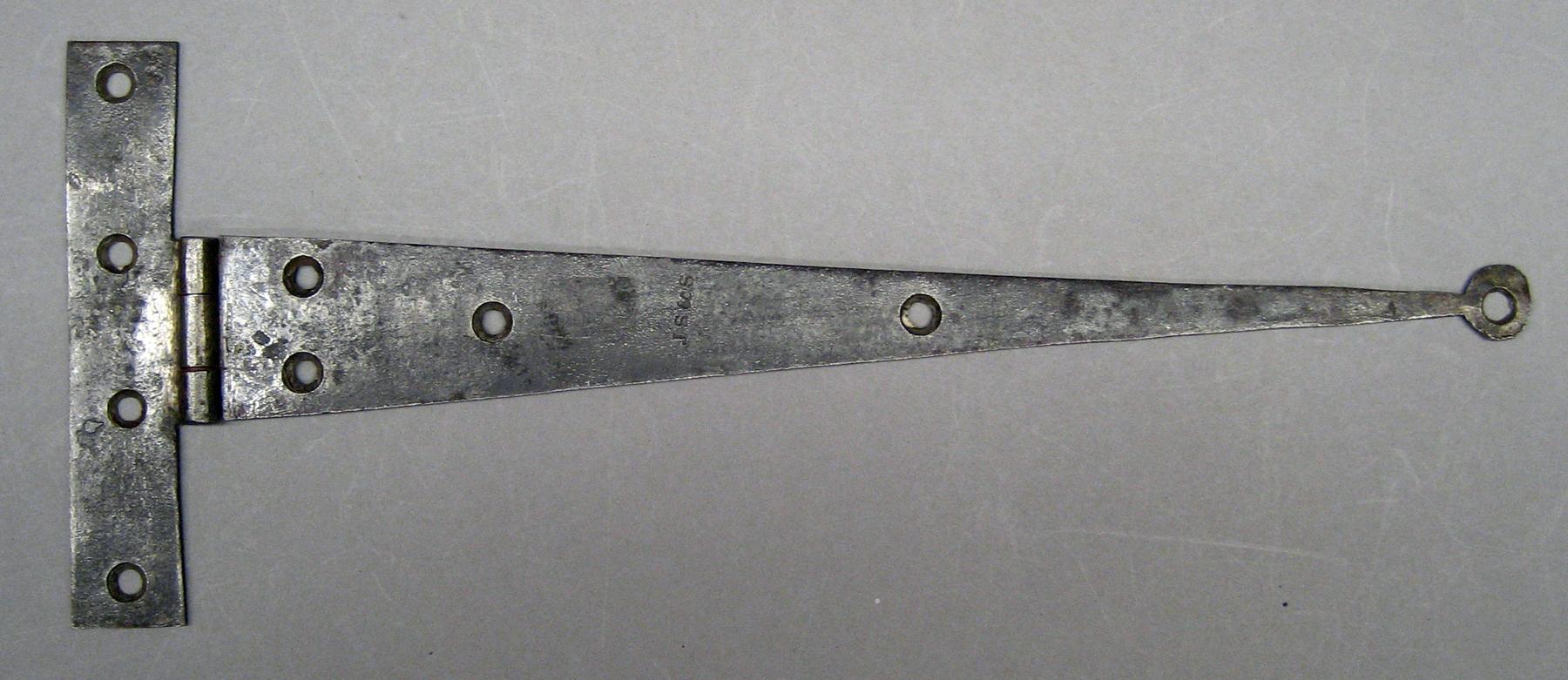 1982.0251.002 Hinge