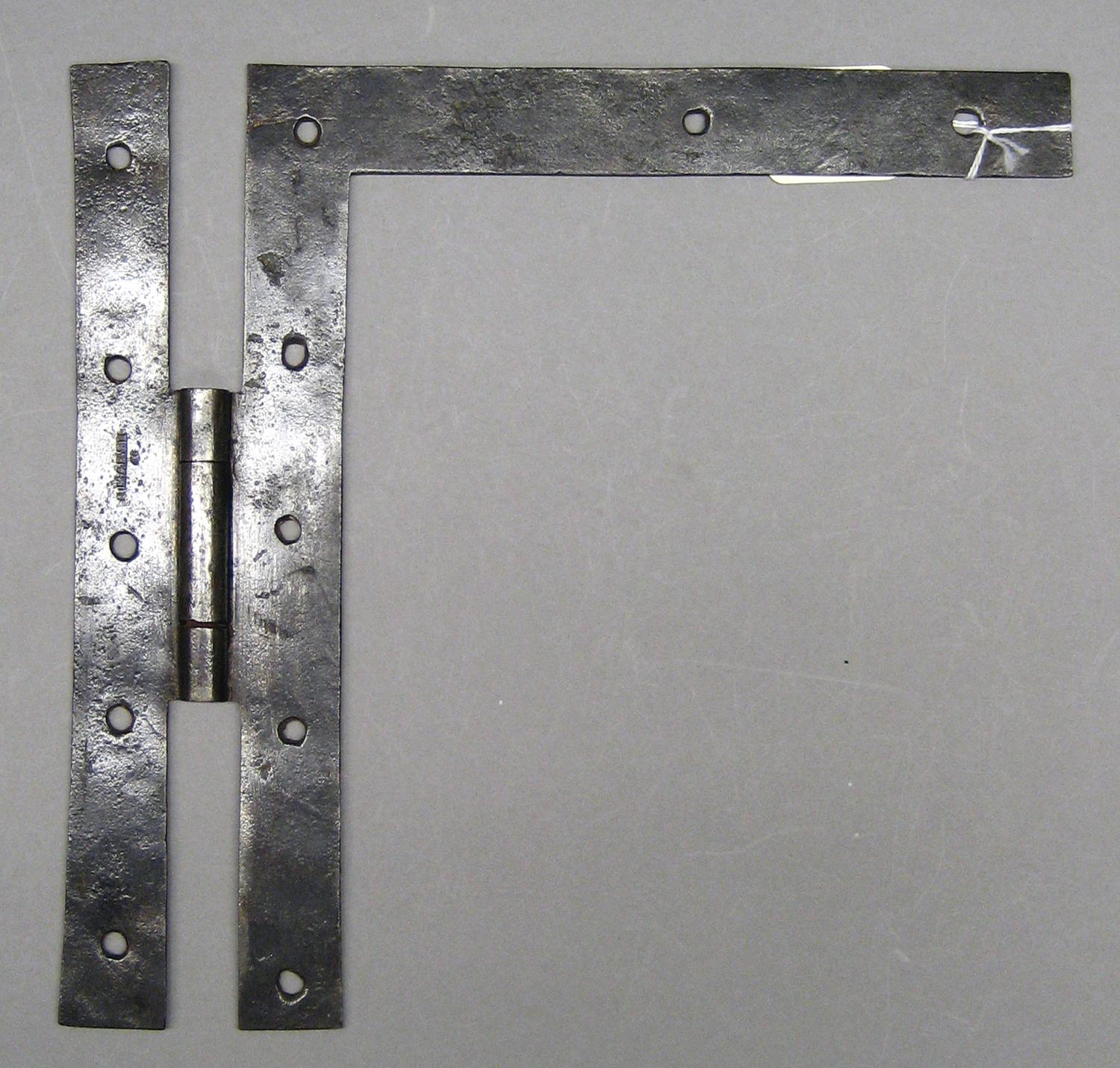 1982.0252.002 Hinge