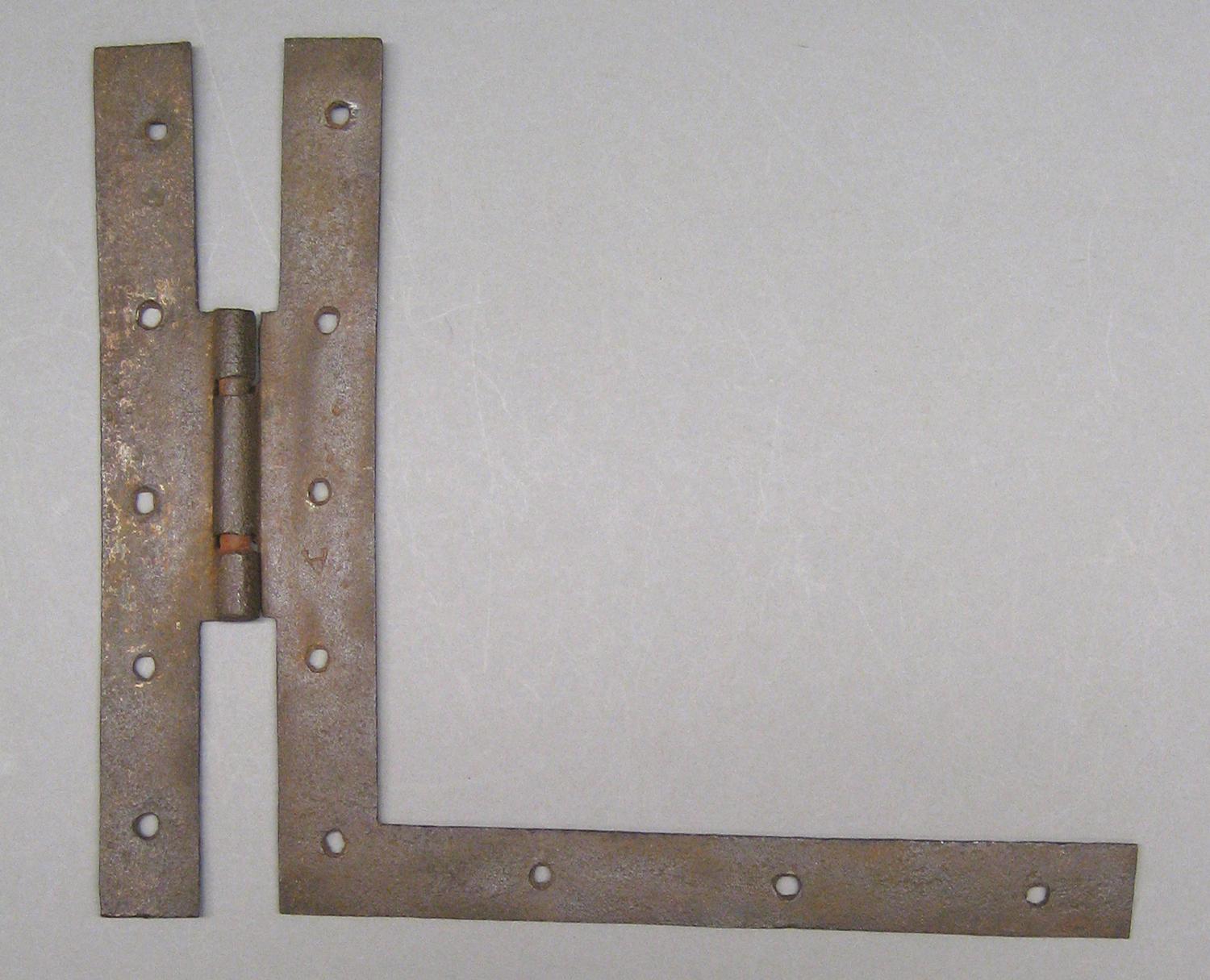 1982.0253.002 Hinge