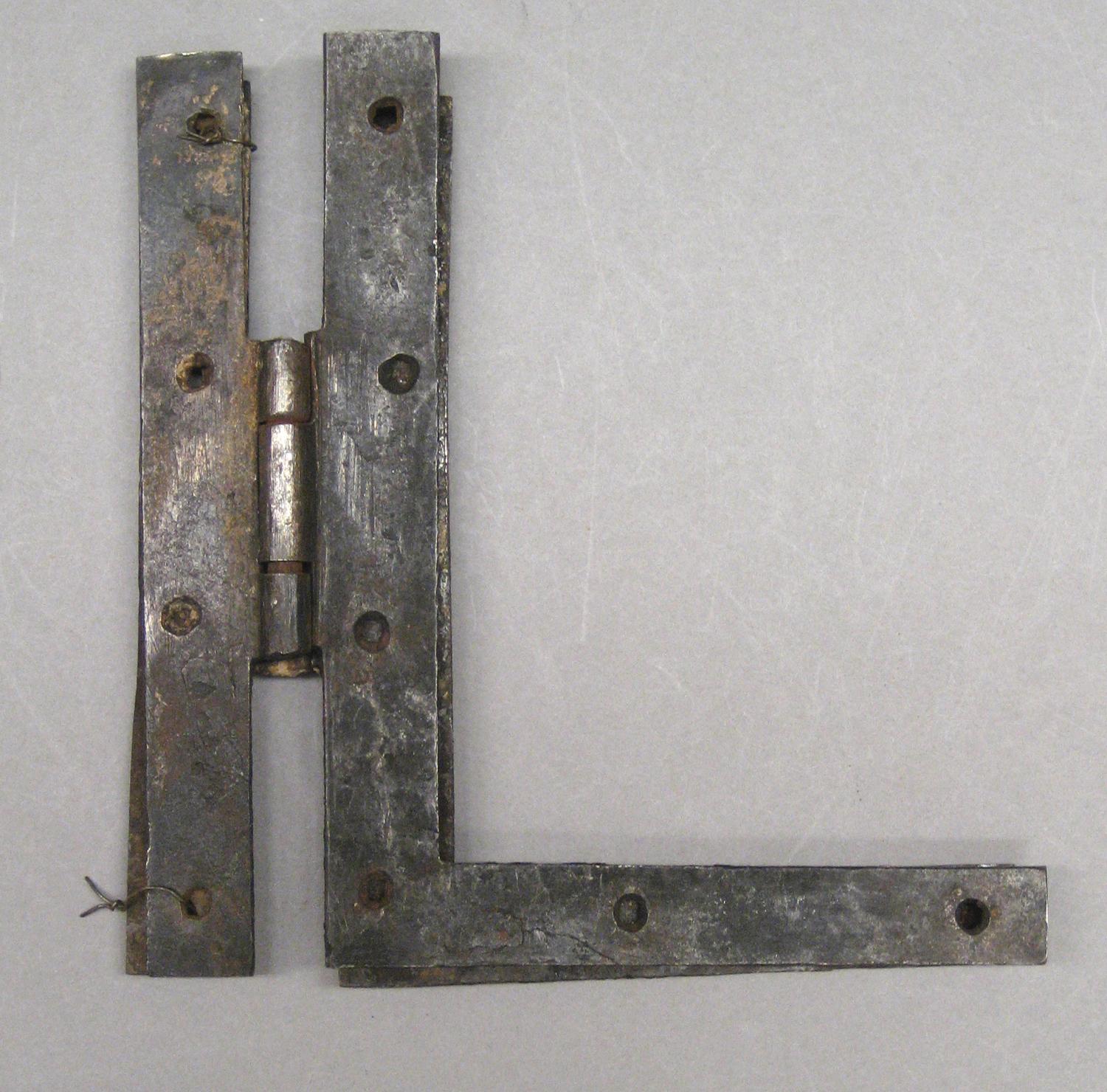 1982.0255.001 Hinge