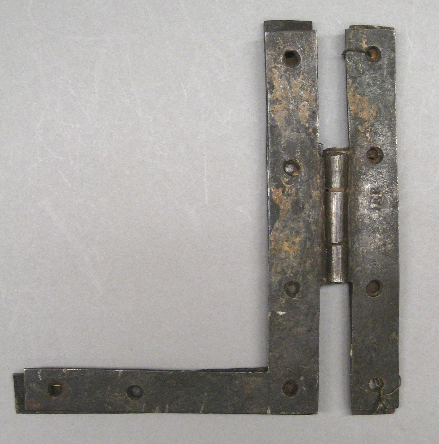 1982.0255.002 Hinge