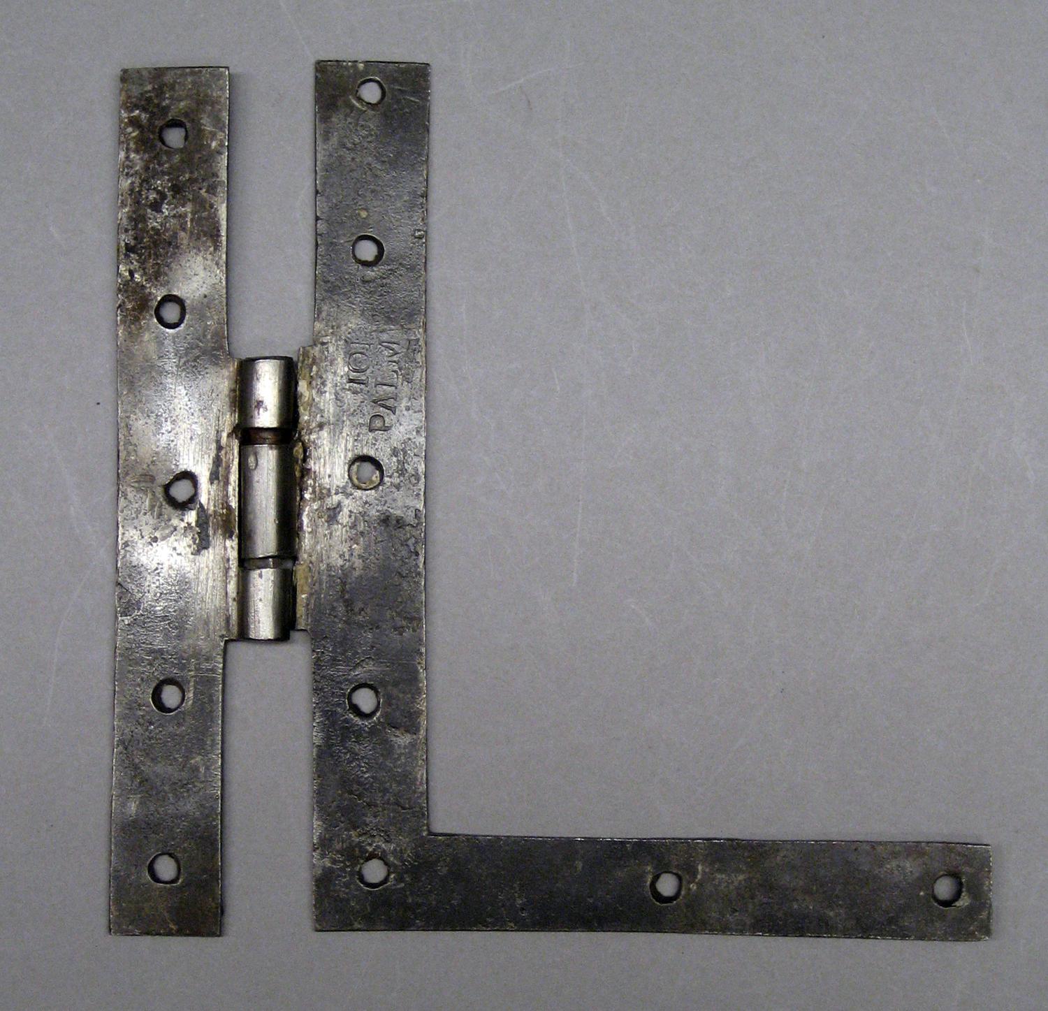 1982.0256 Hinge