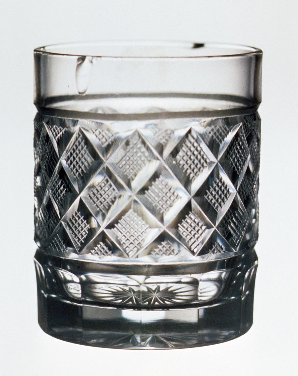 1982.0264.001 Colorless glass miniature tumbler