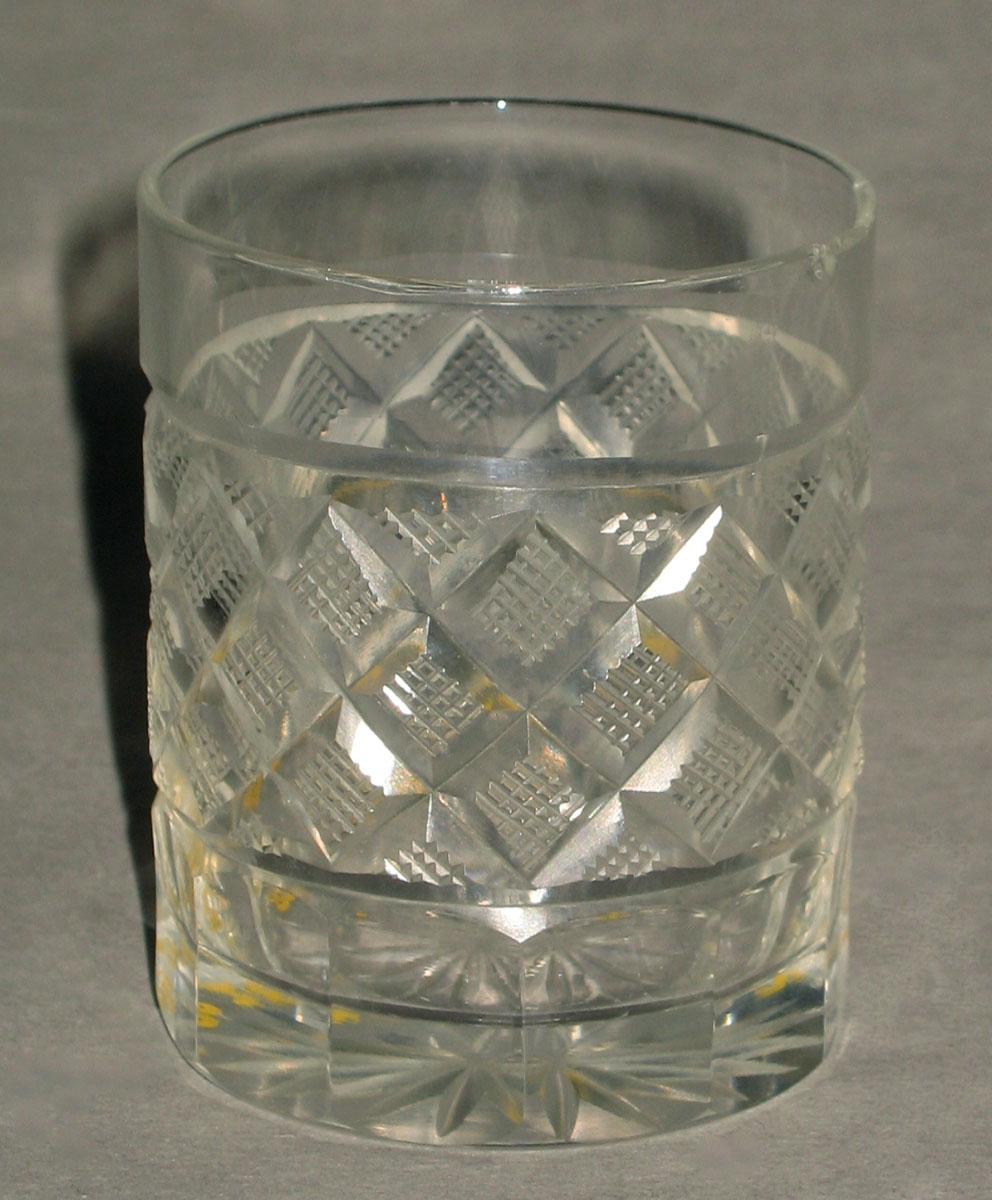 1982.0264.002 Colorless glass miniature tumbler