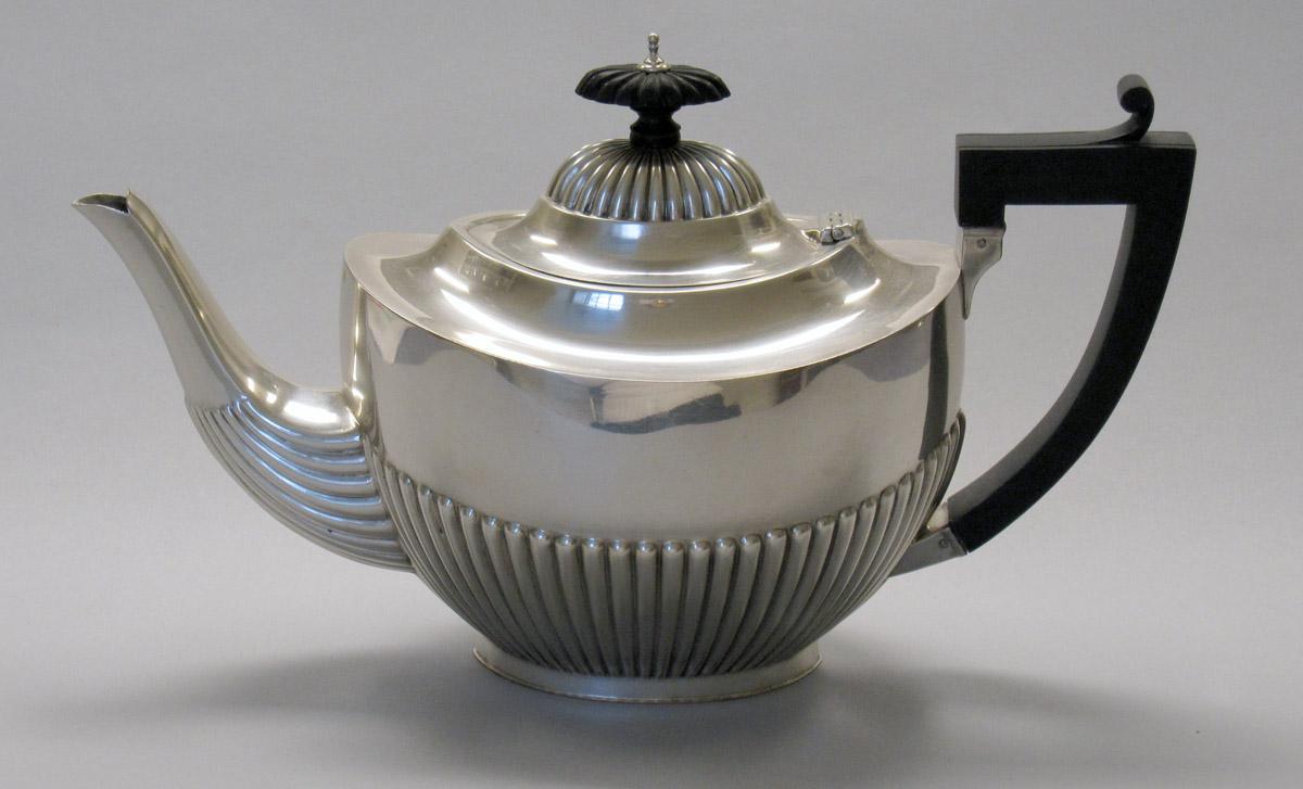 1982.0272.001 Silver Teapot side 1