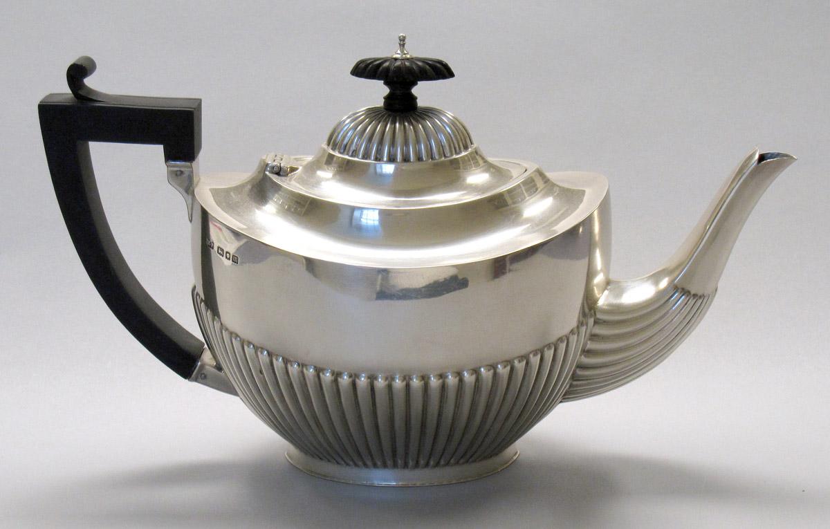 1982.0272.001 Silver Teapot side 2