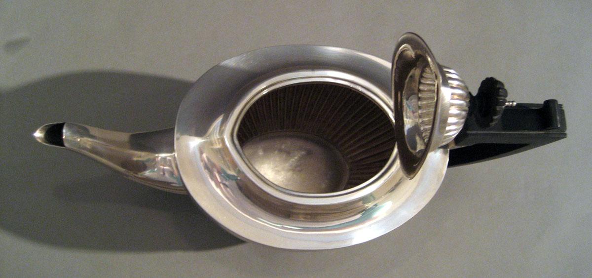 1982.0272.001 Silver Teapot interior