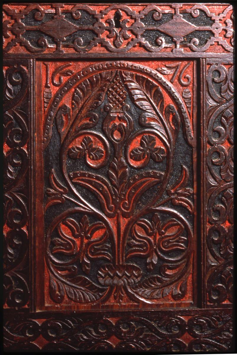 1982.0276 Chest, detail 2