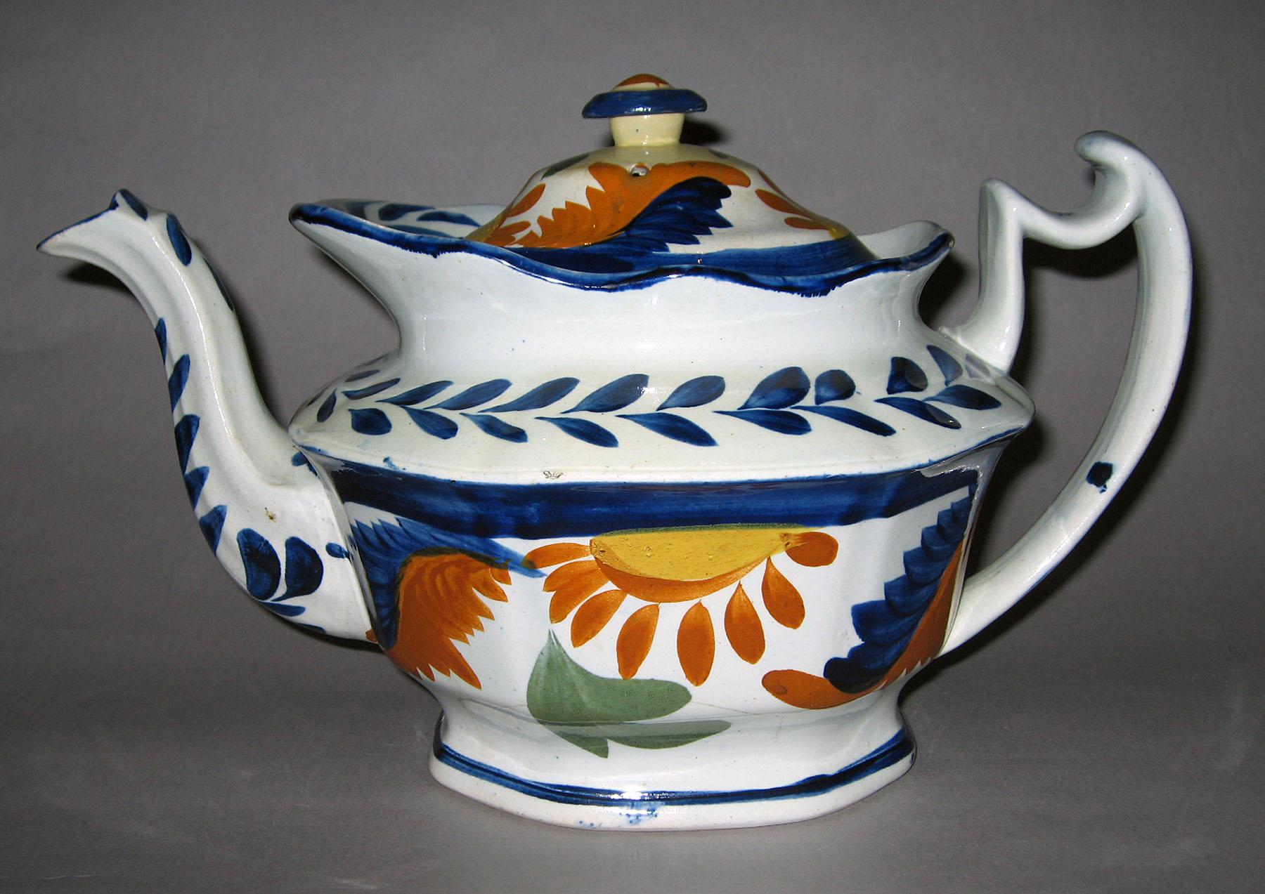 1982.0277 A, B Pearlware teapot