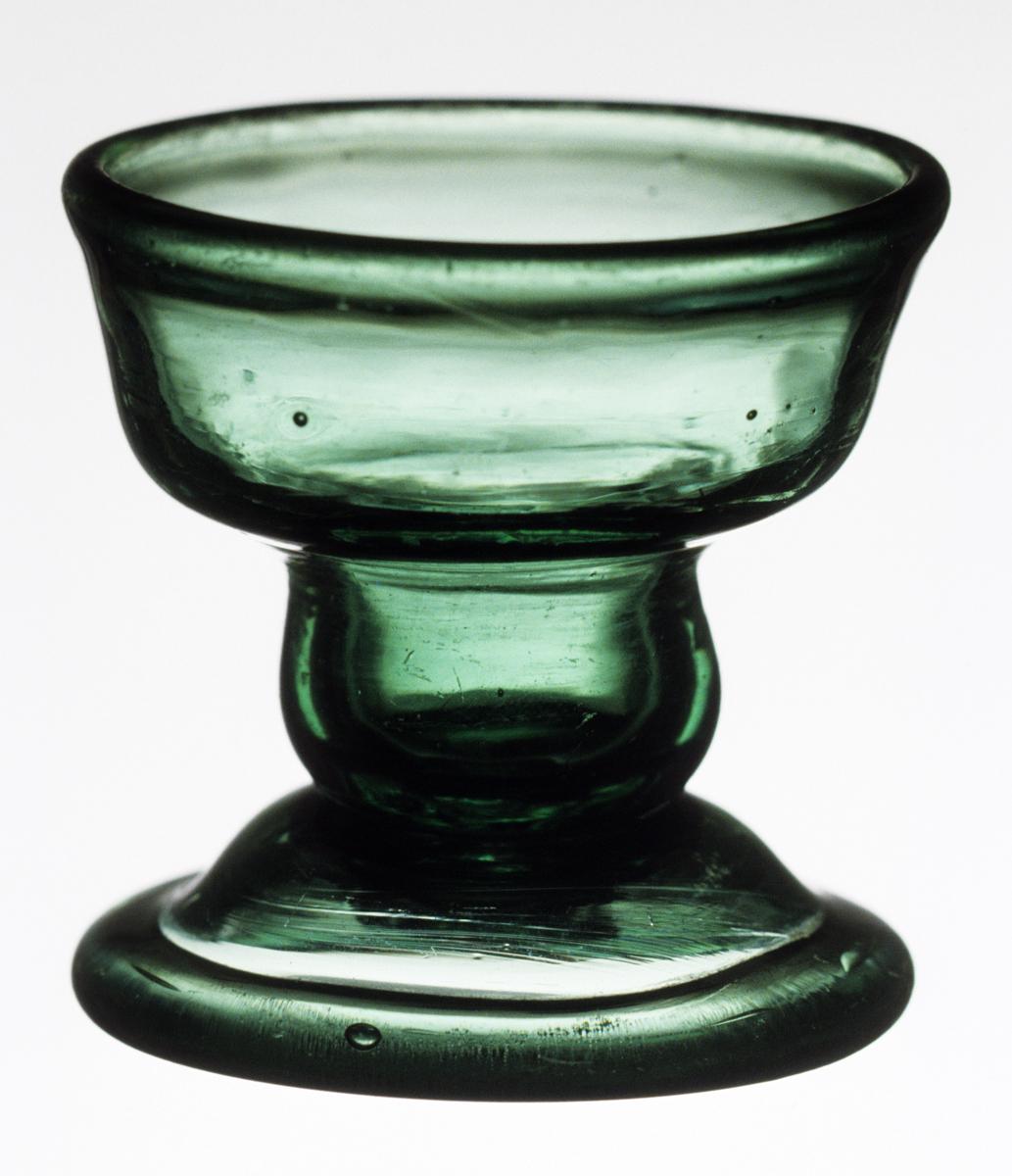 1982.0319 Glass Salt