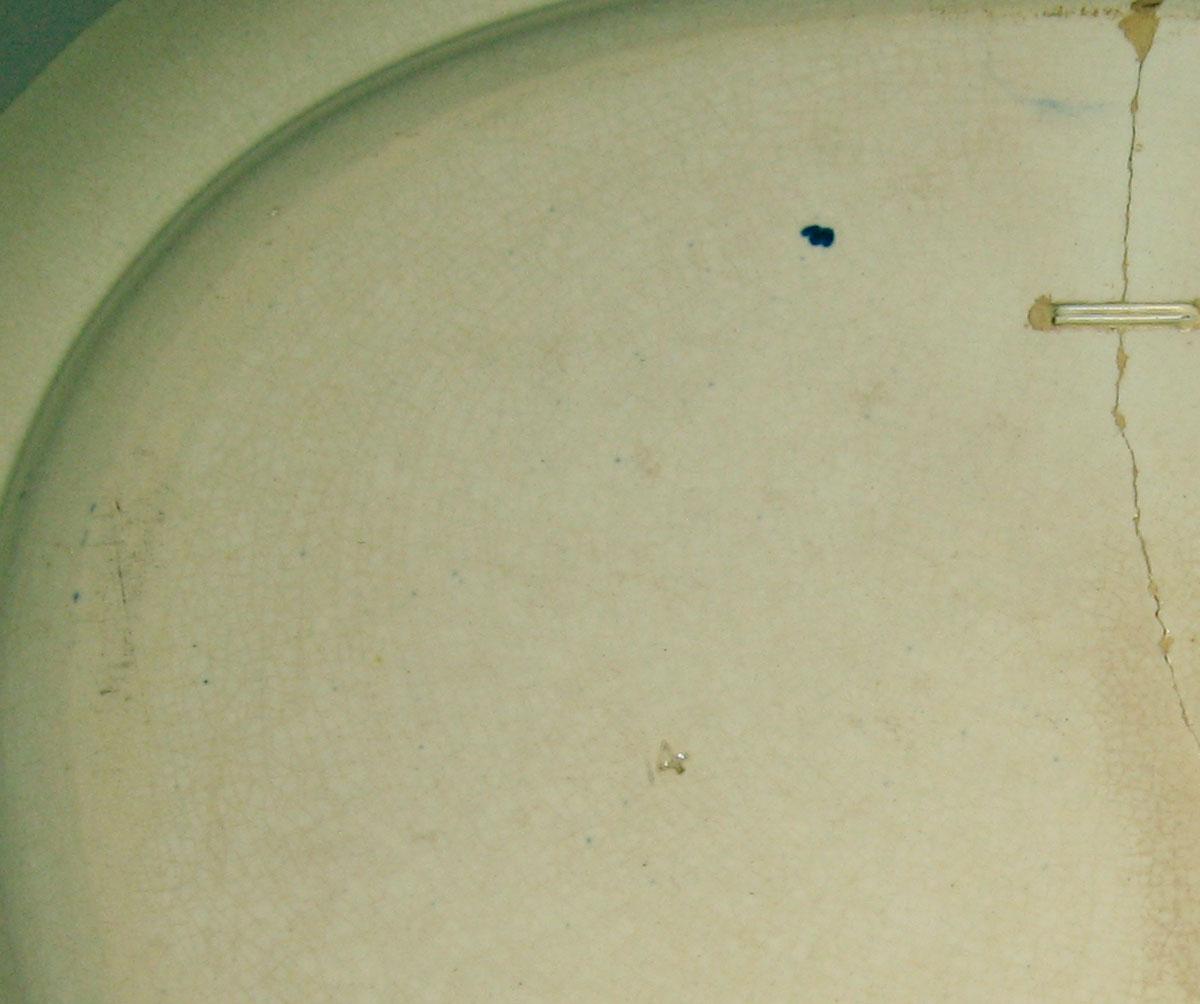 1982.0323 Pearlware dish (underside detail)