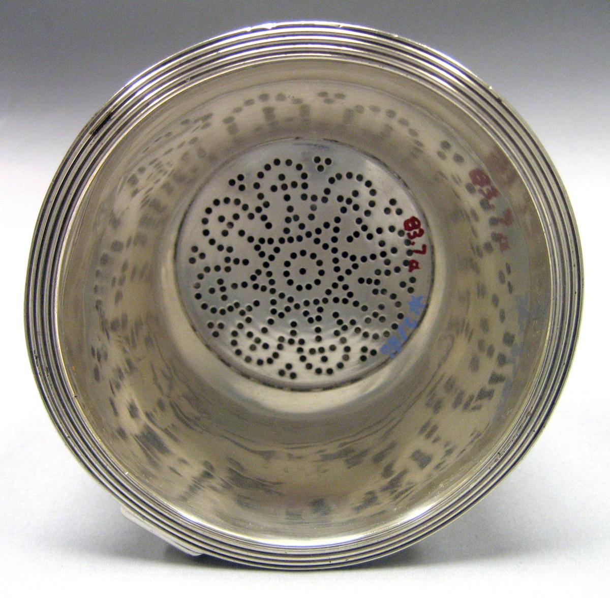 1983.0007 A-C Silver Wine funnel underside