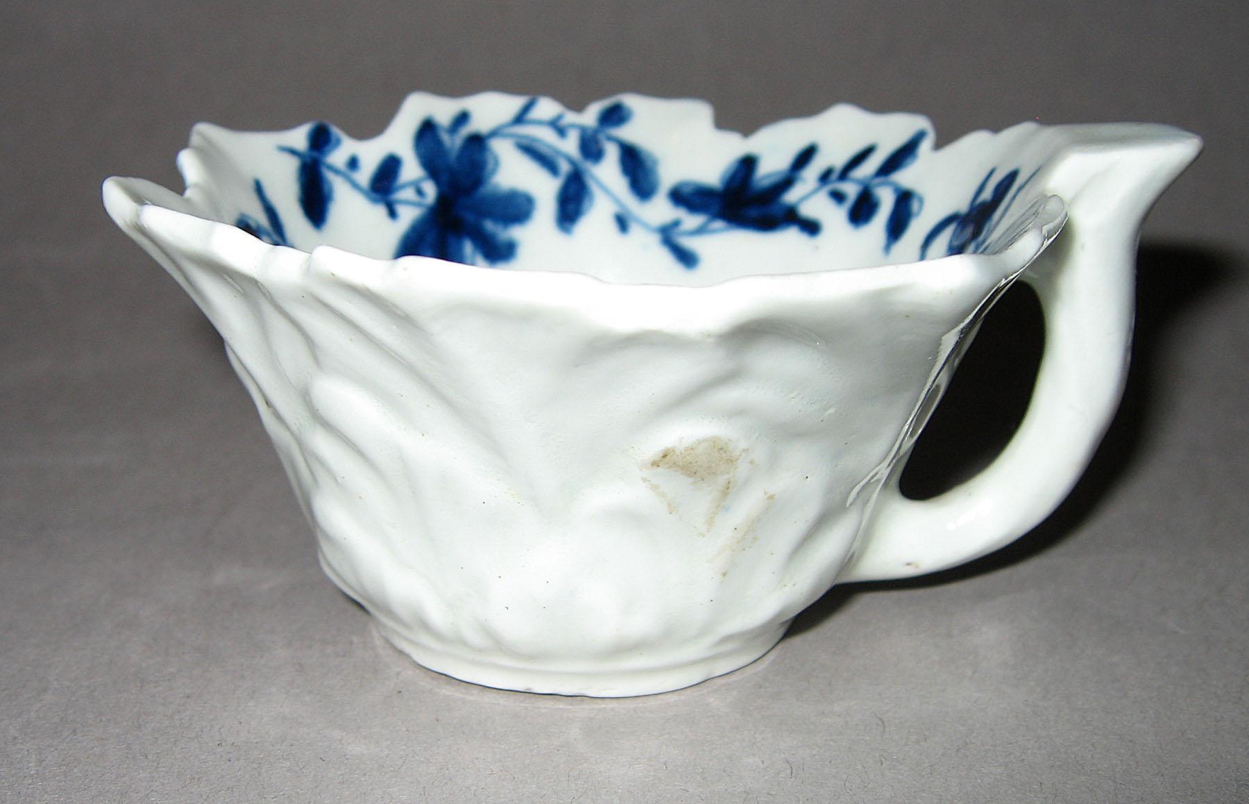 1983.0028 Pickle dish (side)