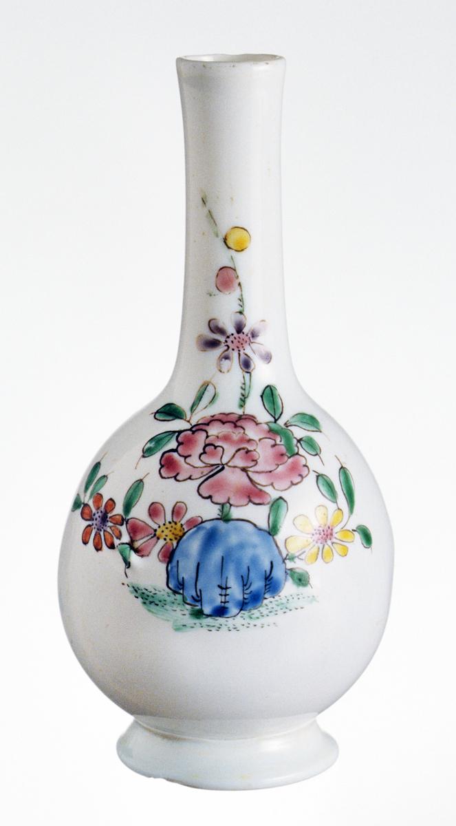1983.0037 Glass vase