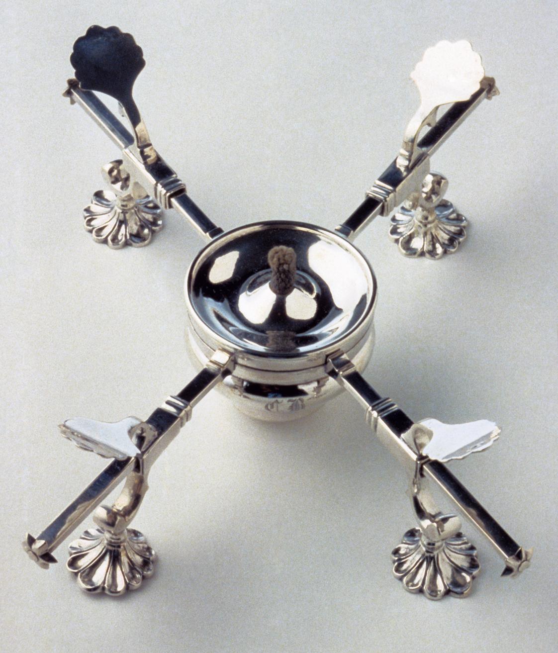 1983.0061 Dish Cross, view 1