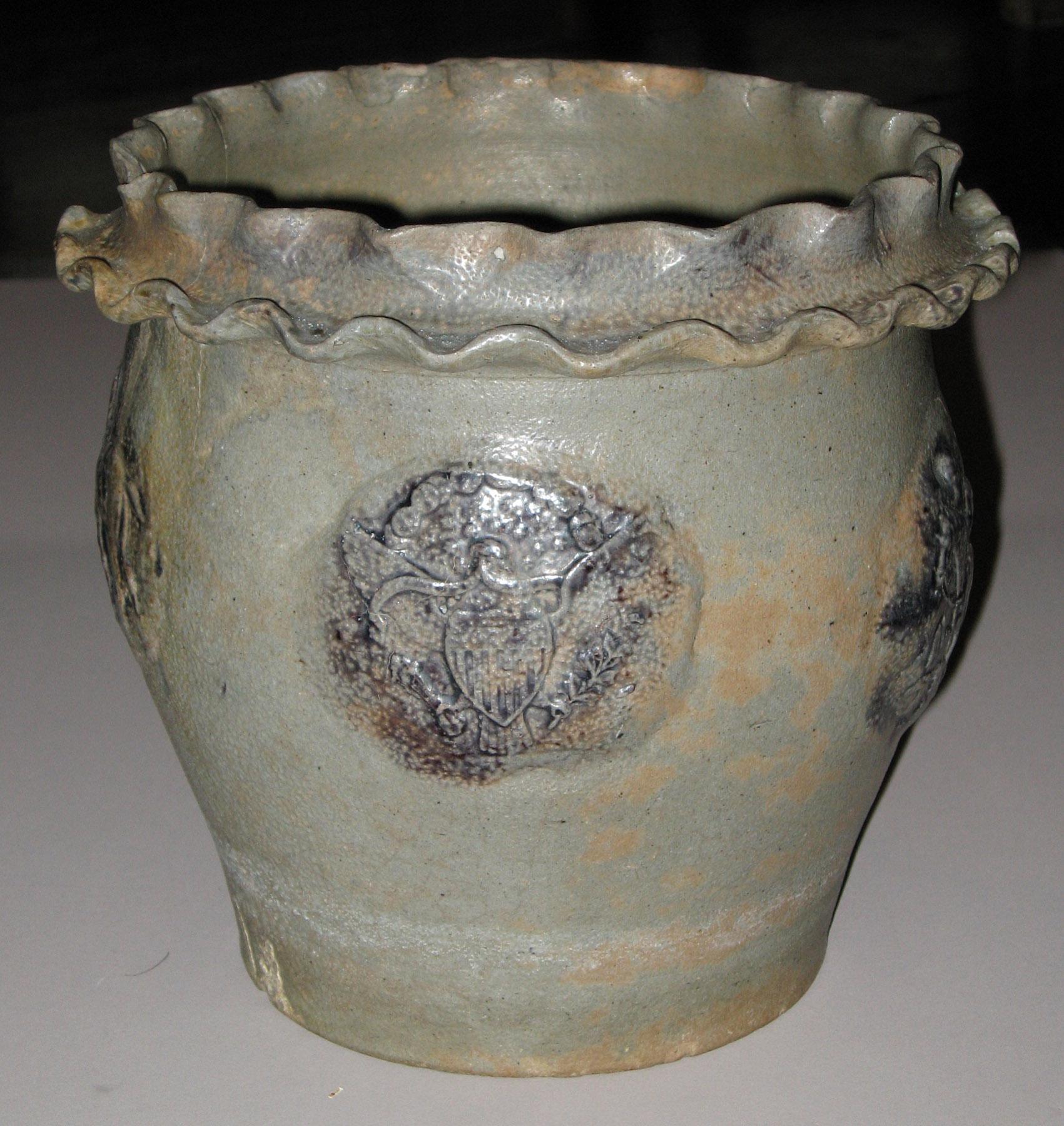 1983.0100 Flowerpot (view 2)