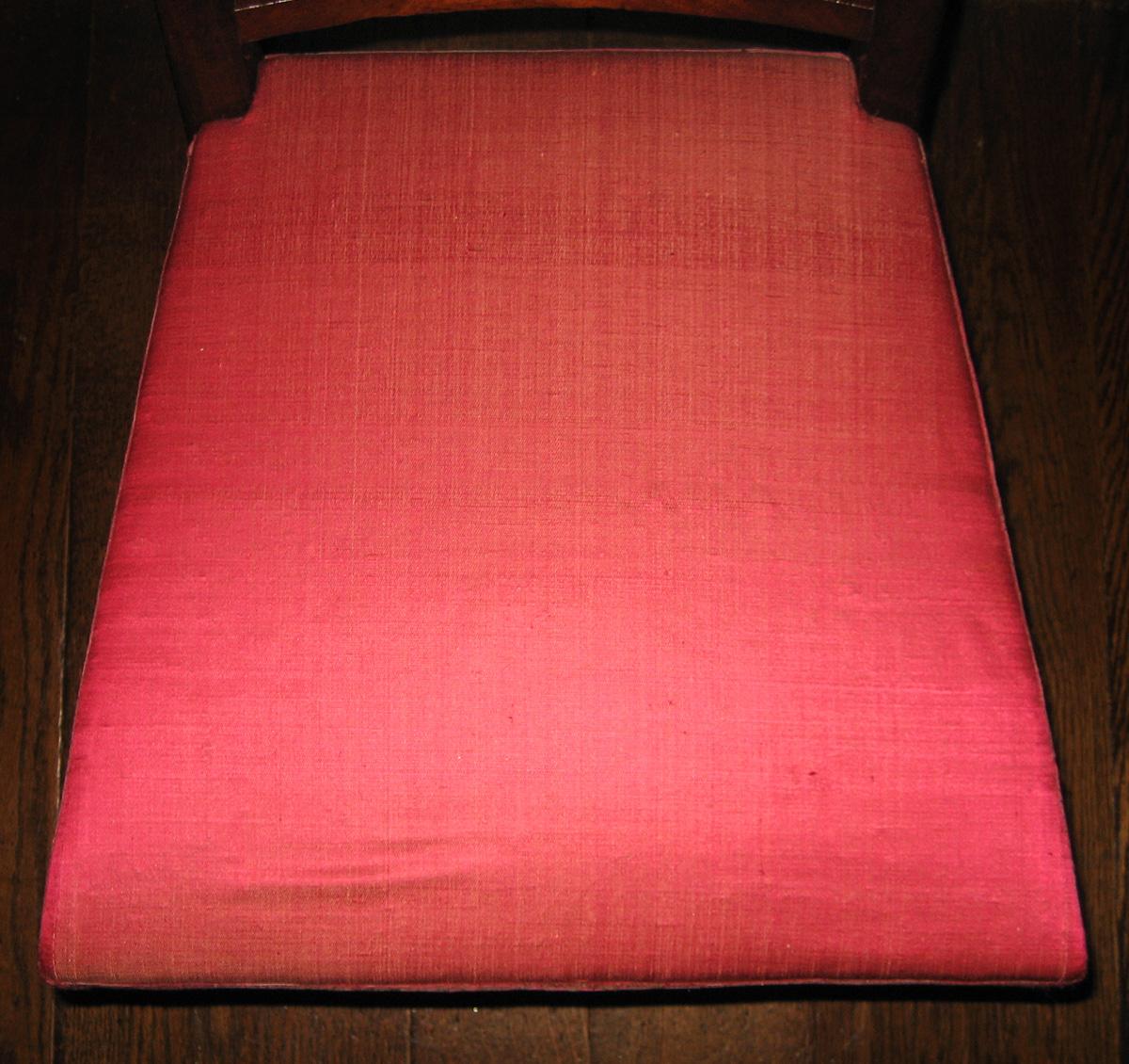 1983.0105 slip seat