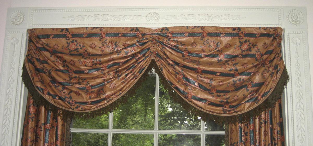 1952.0340.002 Valance