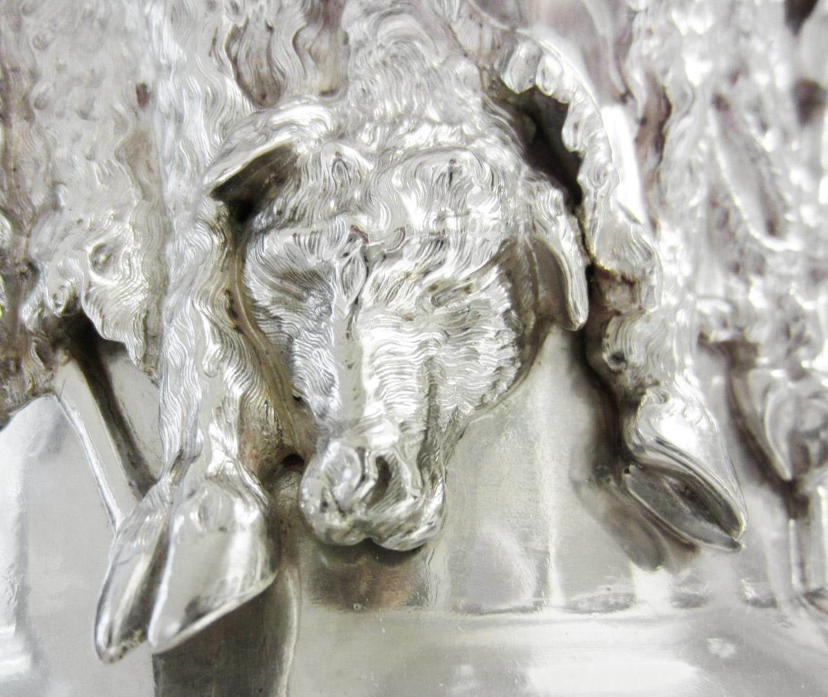 1983.0115 A Trophy, urn, detail 6