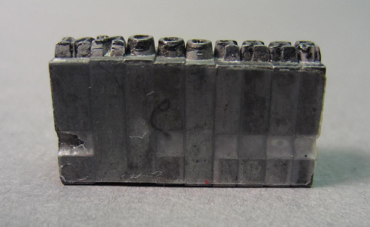 1983.0117 C Marking stamp, Side